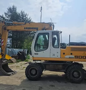 Экскаватор колёсный полноповоротный  LIEBHERR A 900 C